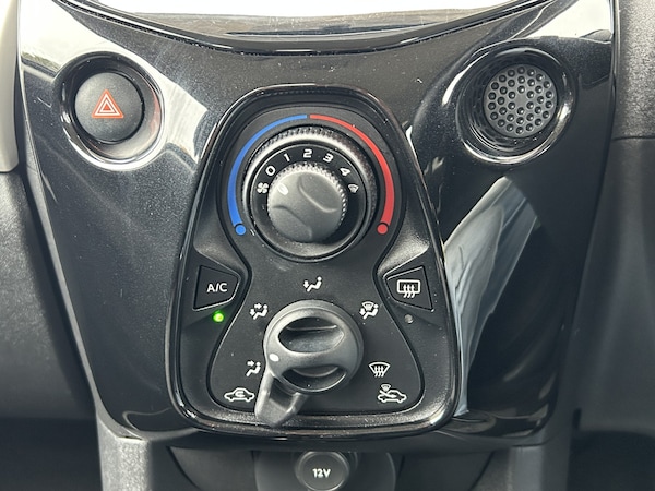 Used Toyota AYGO 2016 for sale - 76273321: Photo 28