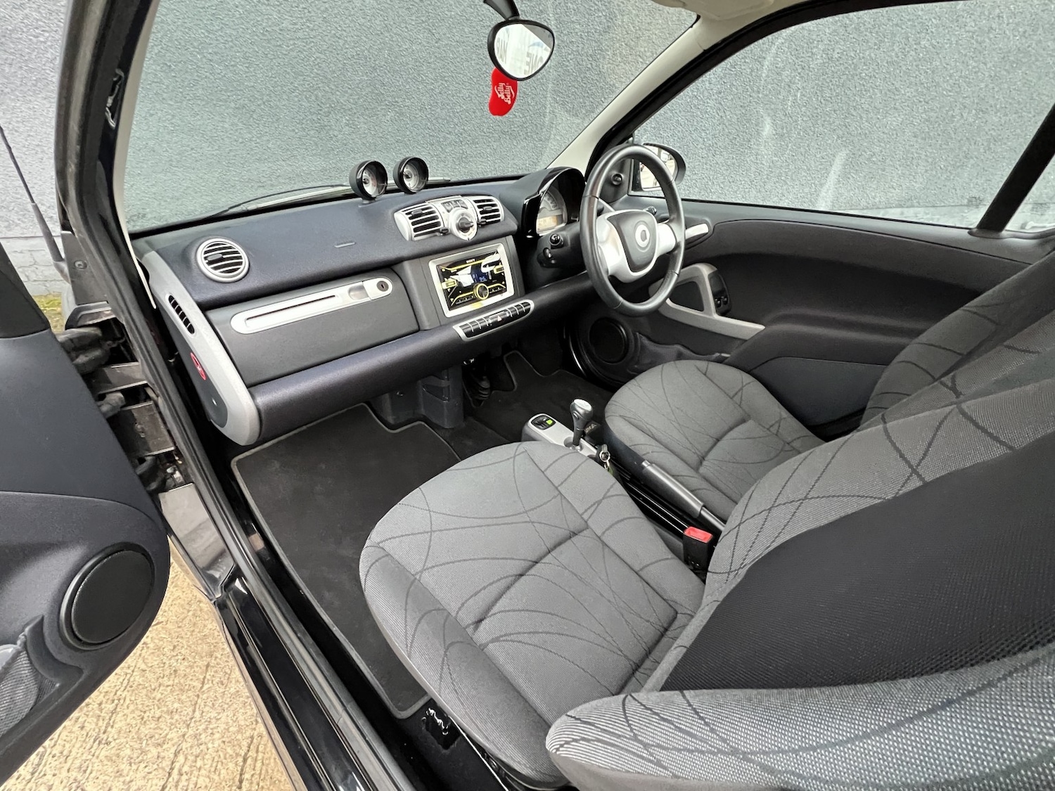 Used smart fortwo 2011 for sale - 76560083: Photo 31