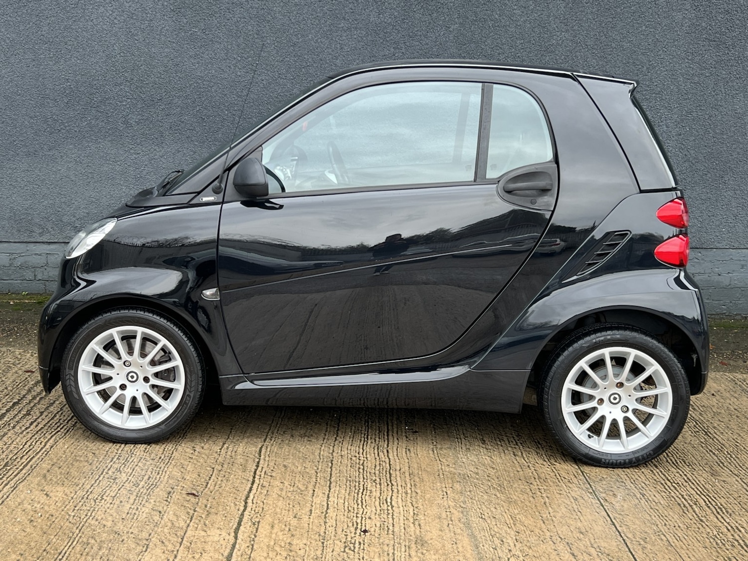 Used smart fortwo 2011 for sale - 76560083: Photo 8