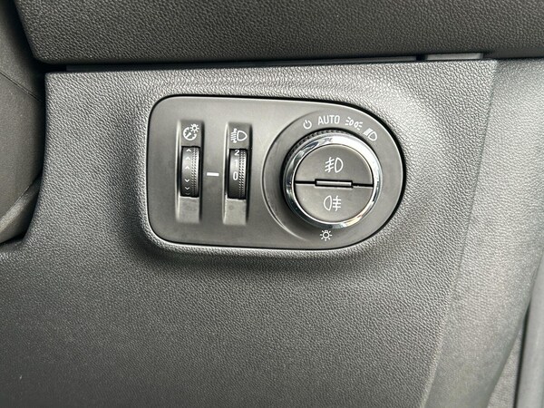 Used Vauxhall Corsa 2016 for sale - 75173263: Photo 31
