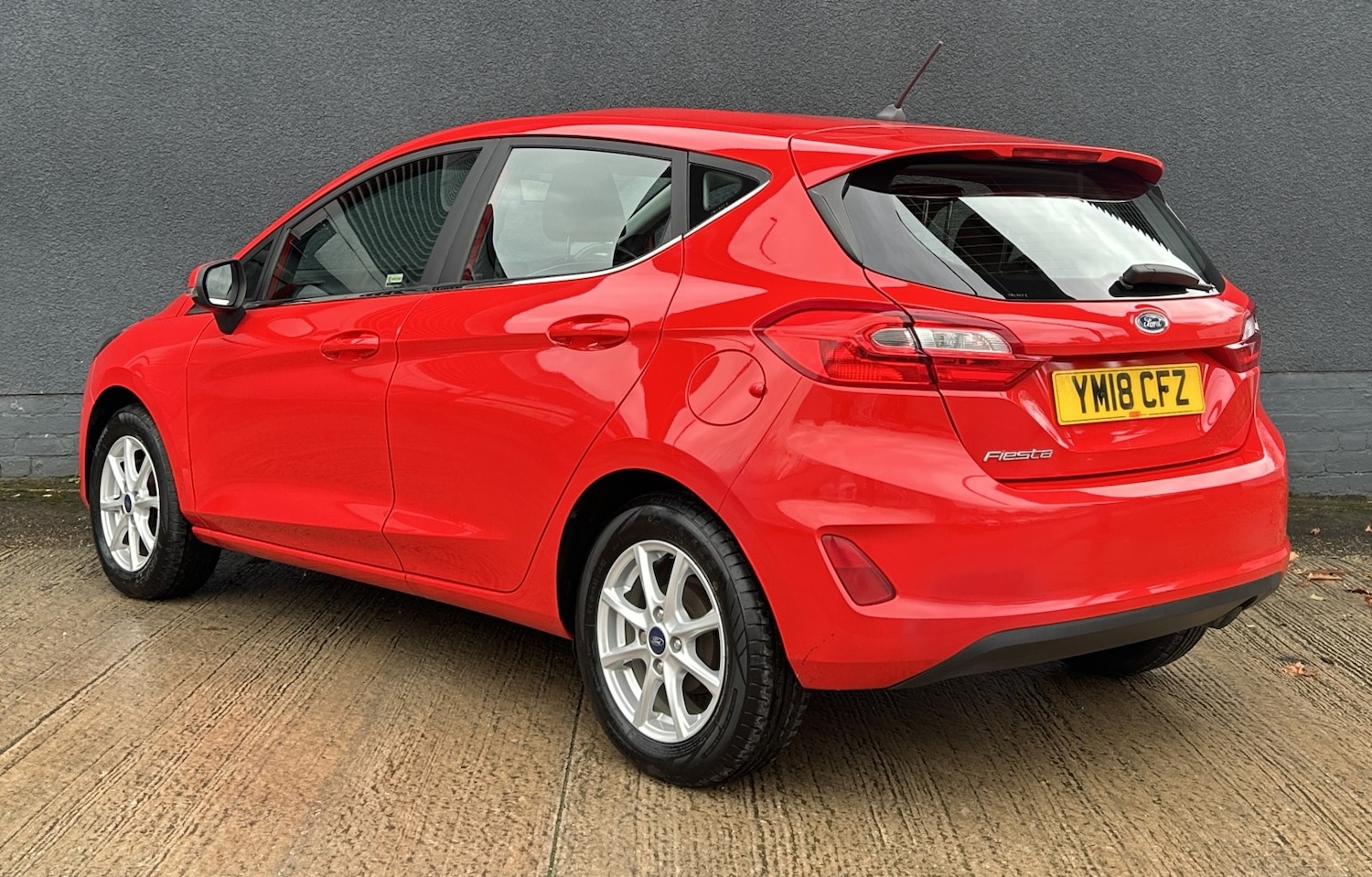Used Ford Fiesta 2018 for sale - 76476959: Photo 2