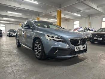Used Volvo V40 Cross Country 2016 for sale - 79726955: Photo