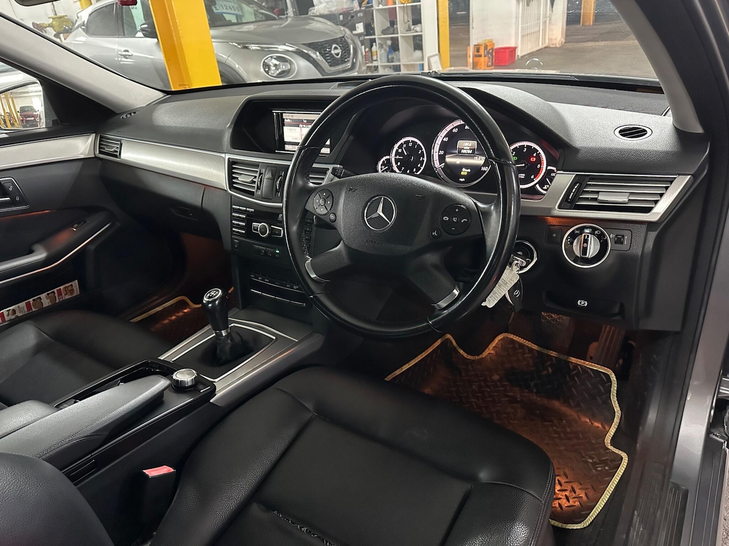Used Mercedes-Benz E Class 2013 for sale - 75377414: Photo 12