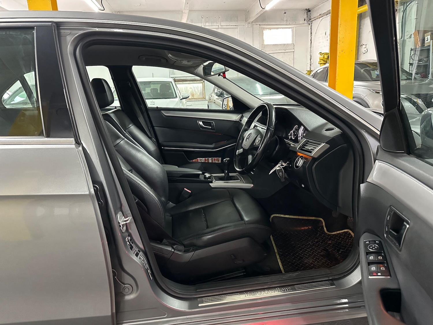 Used Mercedes-Benz E Class 2013 for sale - 75377414: Photo 13