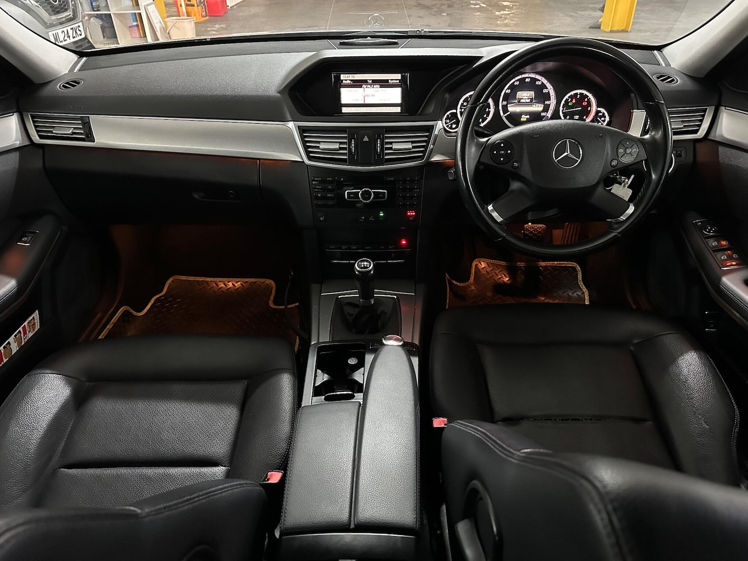 Used Mercedes-Benz E Class 2013 for sale - 75377414: Photo 19