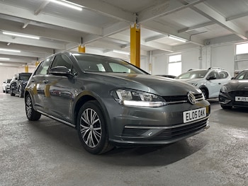 Used Volkswagen Golf 2018 for sale - 75700124: Photo