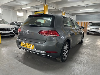 Used Volkswagen Golf 2018 for sale - 75700124: Photo