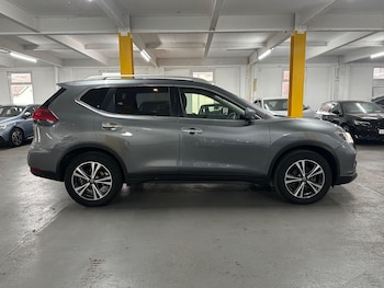Used Nissan X-Trail 2018 for sale - 79362537: Photo