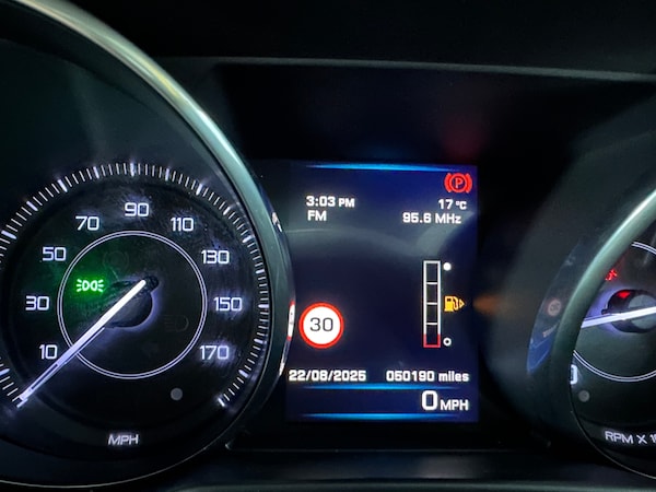 Used Jaguar XE 2016 for sale - 75520380: Photo 19