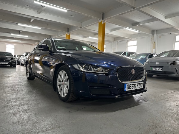 Used Jaguar XE 2016 for sale - 75520380: Photo 1