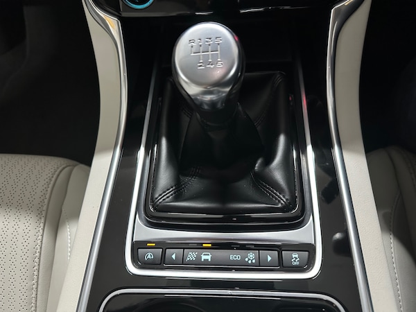 Used Jaguar XE 2016 for sale - 75520380: Photo 21