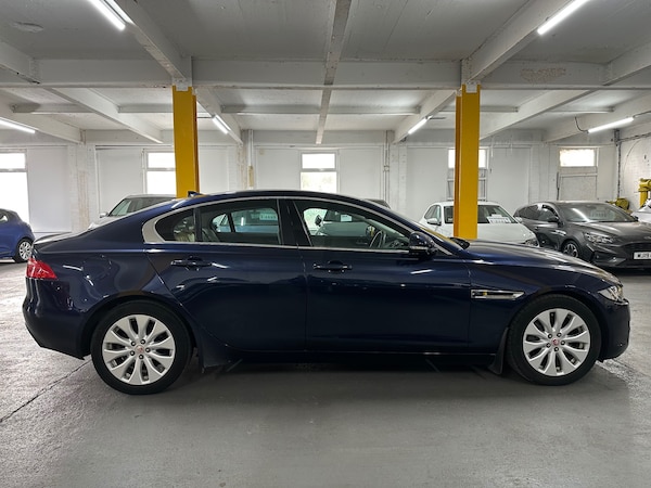 Used Jaguar XE 2016 for sale - 75520380: Photo 2
