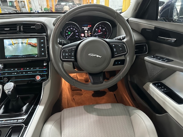 Used Jaguar XE 2016 for sale - 75520380: Photo 30