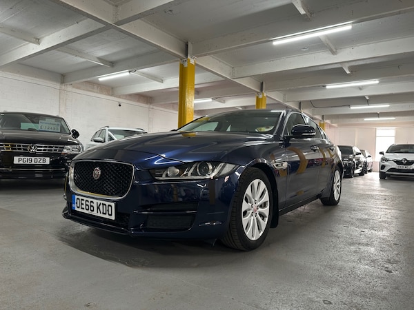 Used Jaguar XE 2016 for sale - 75520380: Photo 7