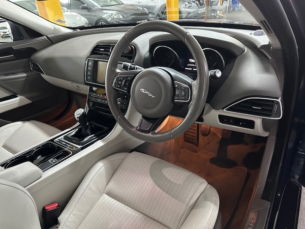 Used Jaguar XE 2016 for sale - 75520380: Photo 9