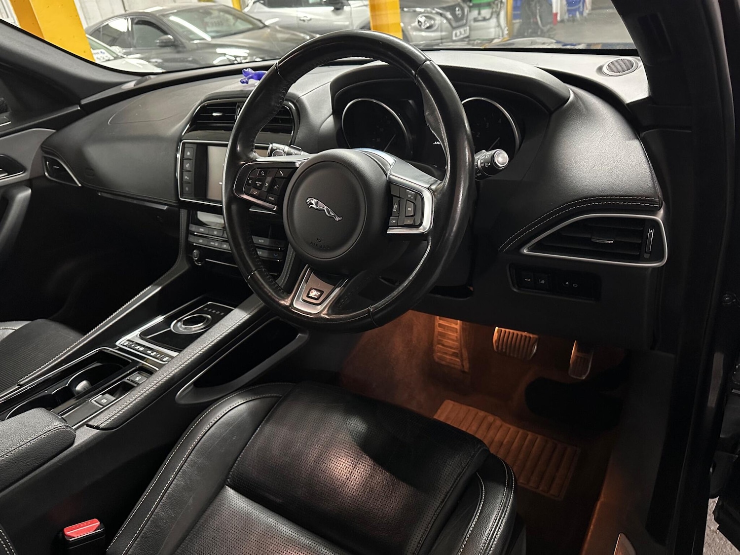 Used Jaguar F-Pace 2017 for sale - 76020368: Photo 10