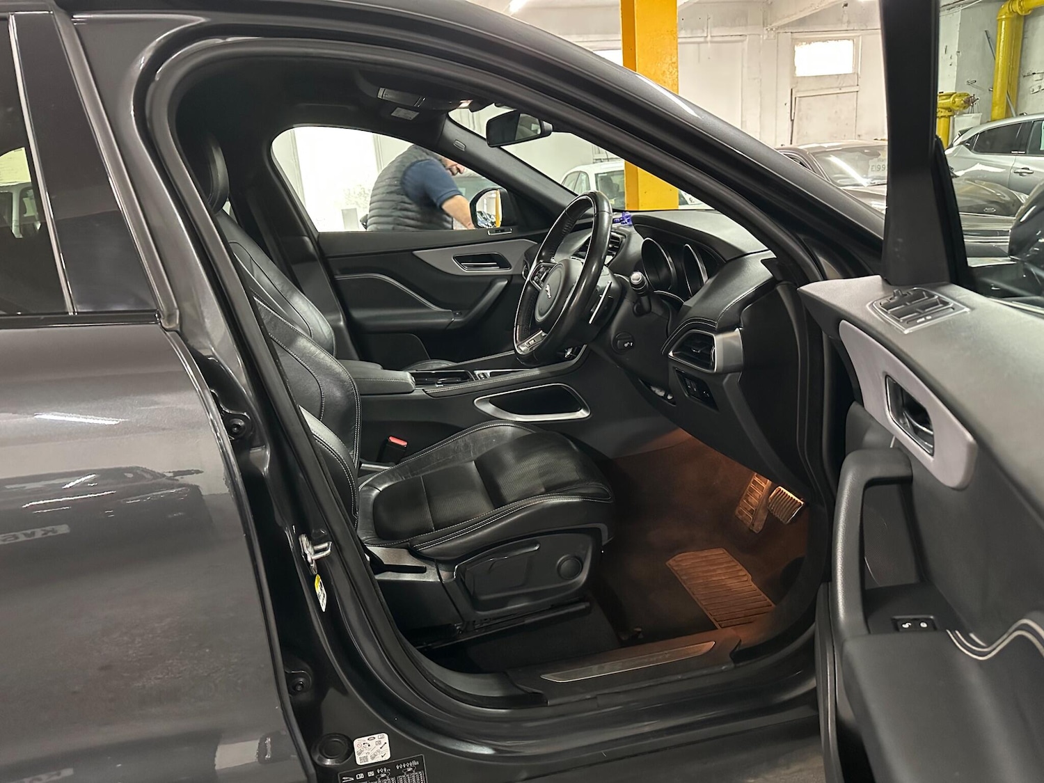 Used Jaguar F-Pace 2017 for sale - 76020368: Photo 11