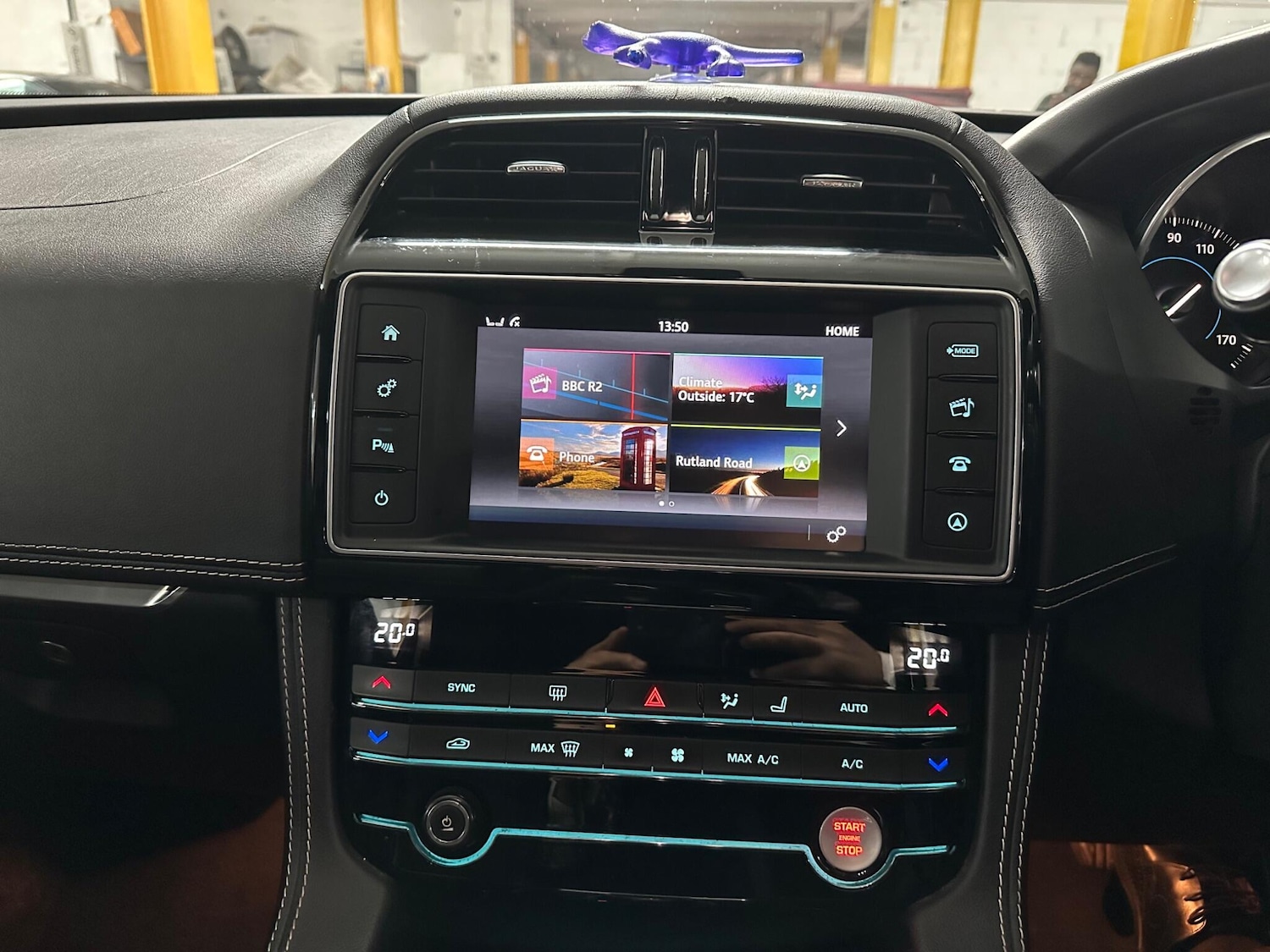 Used Jaguar F-Pace 2017 for sale - 76020368: Photo 21