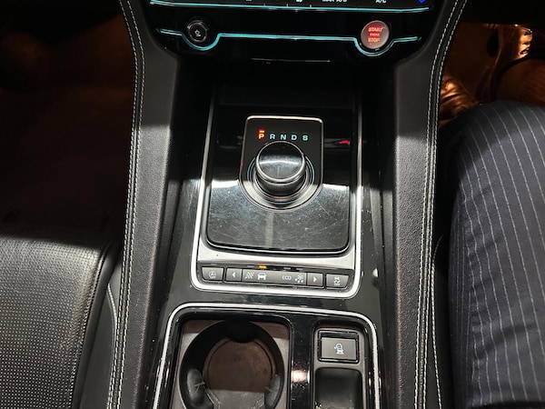 Used Jaguar F-Pace 2017 for sale - 76020368: Photo 22
