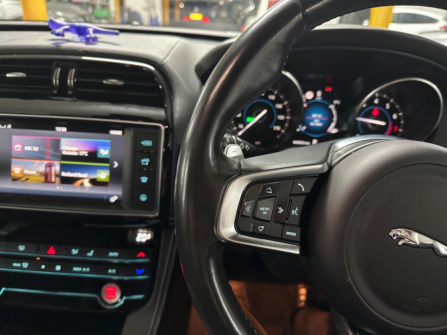 Used Jaguar F-Pace 2017 for sale - 76020368: Photo 23