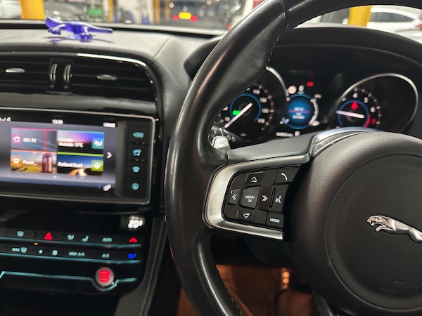 Used Jaguar F-Pace 2017 for sale - 76020368: Photo 23