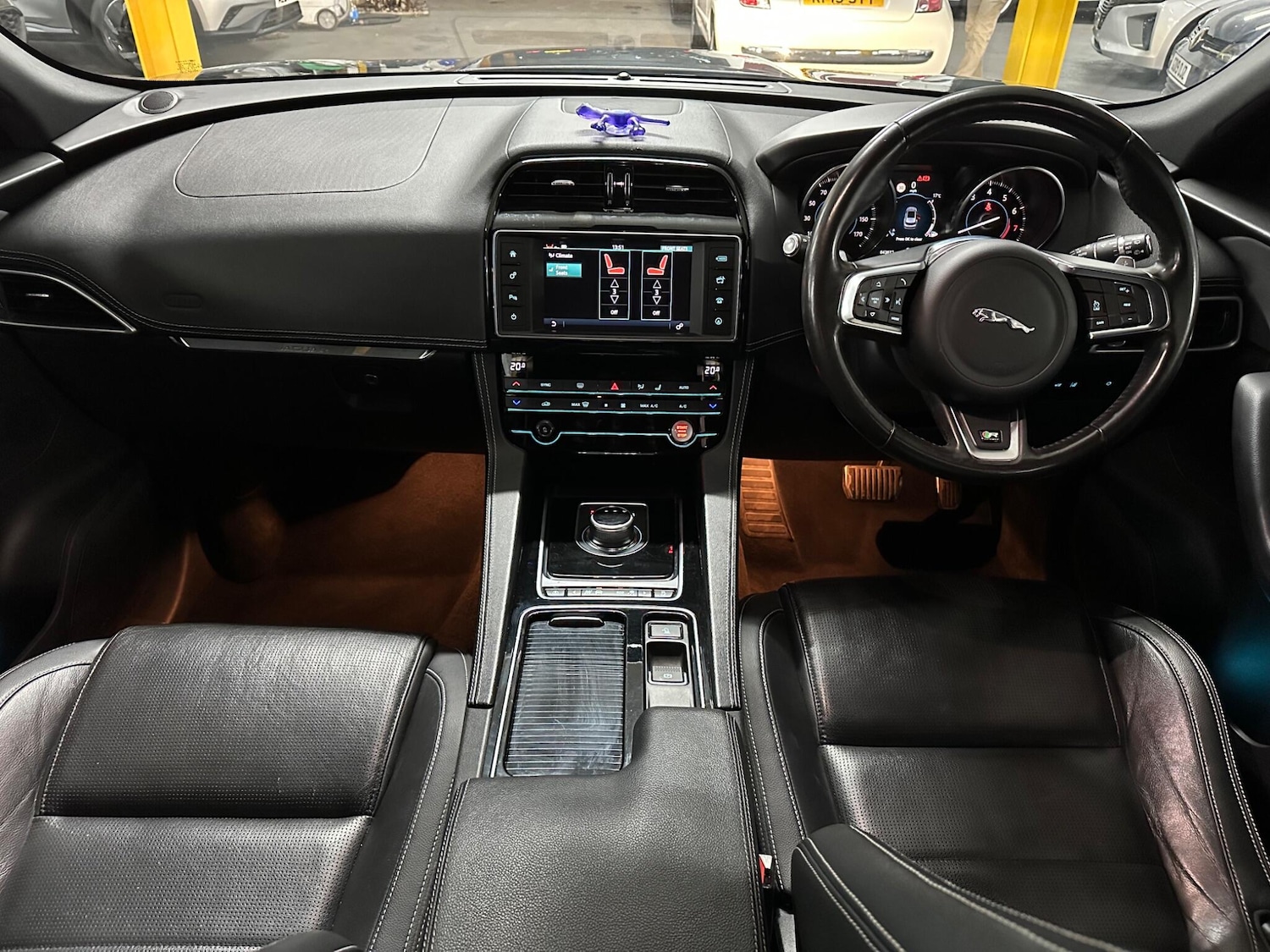 Used Jaguar F-Pace 2017 for sale - 76020368: Photo 29