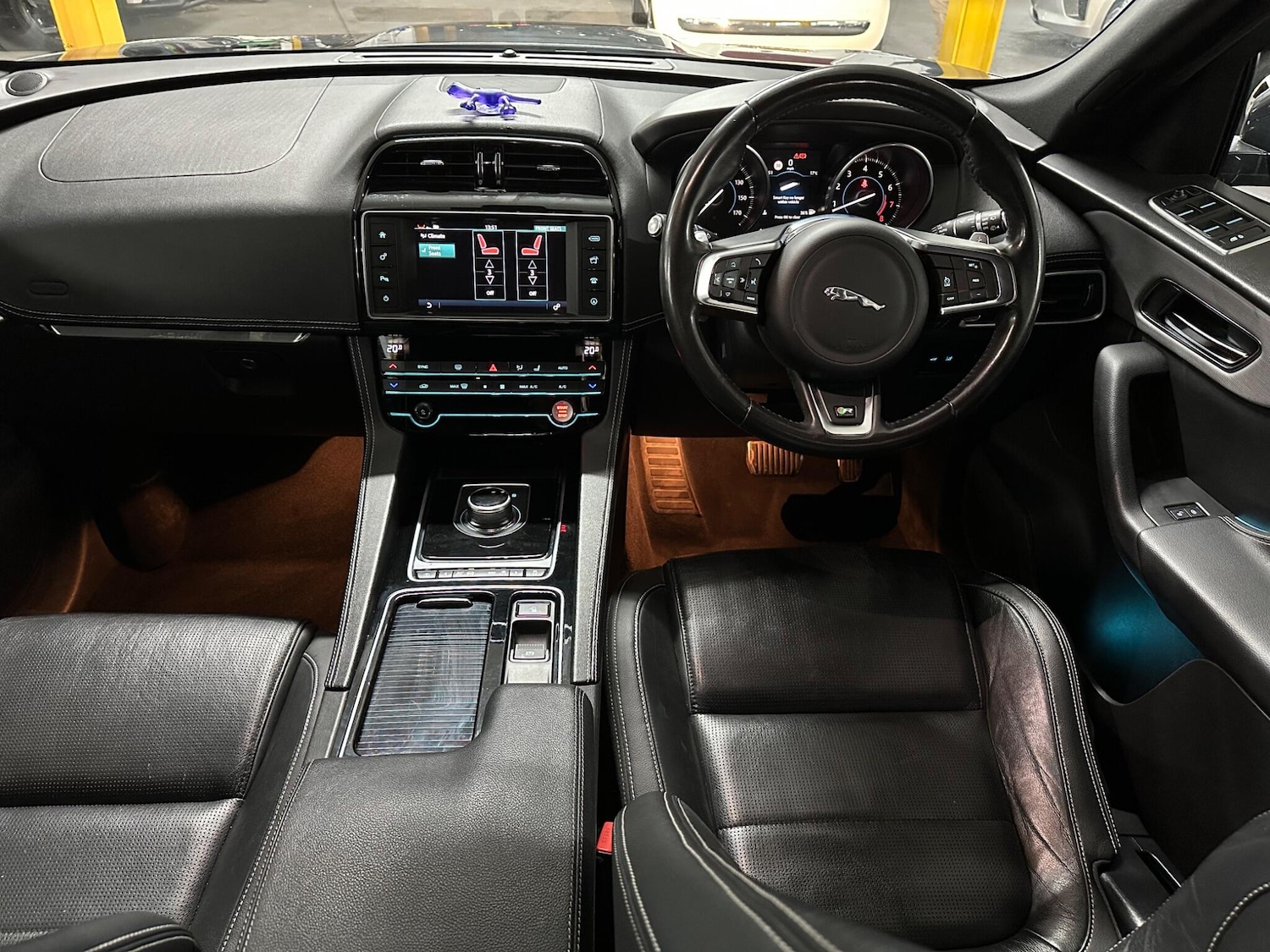 Used Jaguar F-Pace 2017 for sale - 76020368: Photo 30