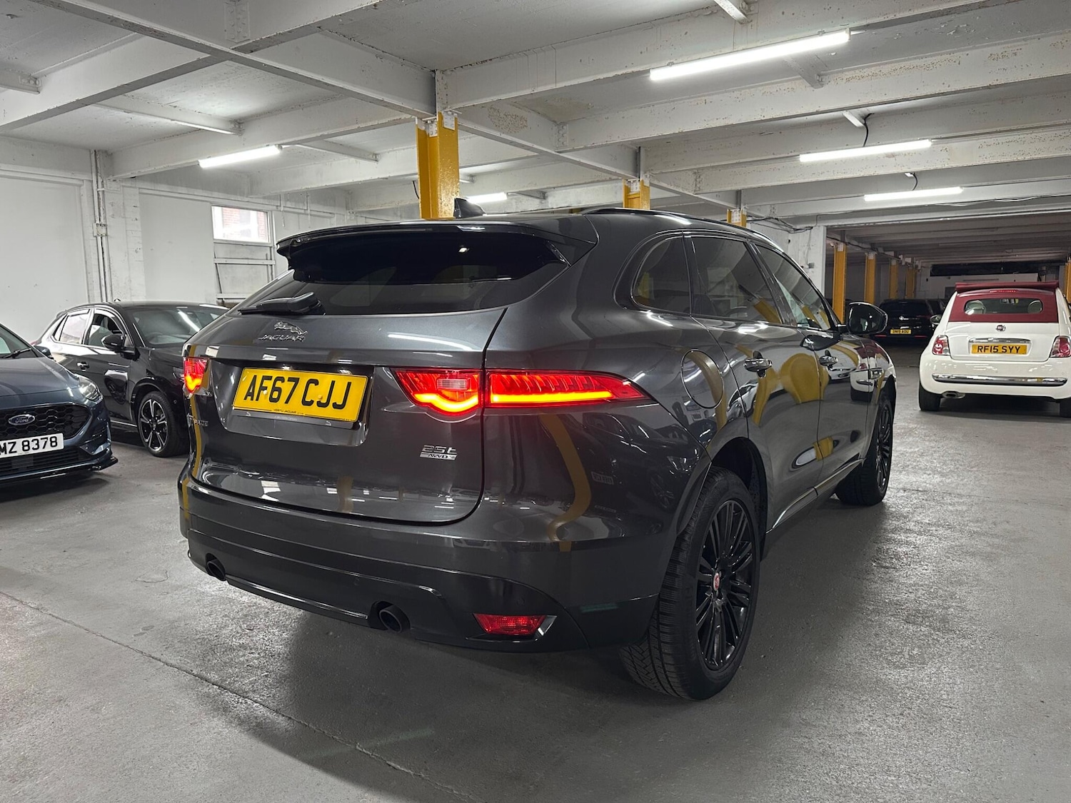 Used Jaguar F-Pace 2017 for sale - 76020368: Photo 4