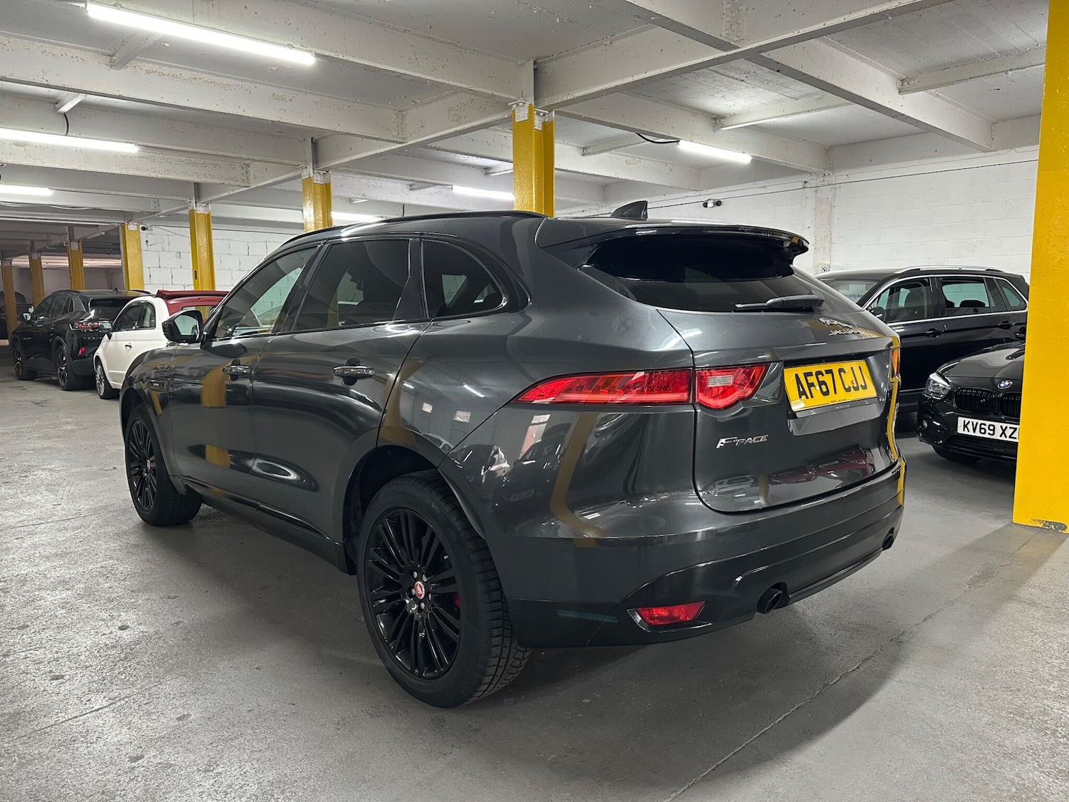 Used Jaguar F-Pace 2017 for sale - 76020368: Photo 6