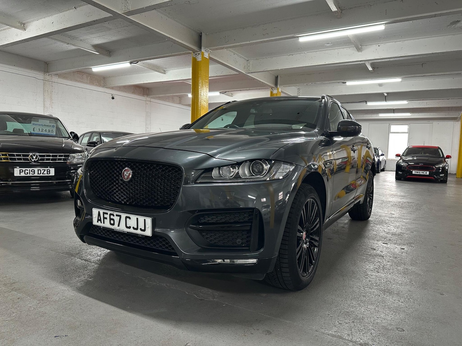 Used Jaguar F-Pace 2017 for sale - 76020368: Photo 8