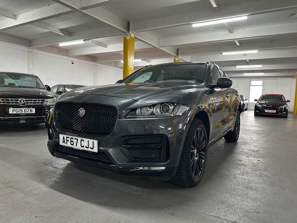 Used Jaguar F-Pace 2017 for sale - 76020368: Photo 8