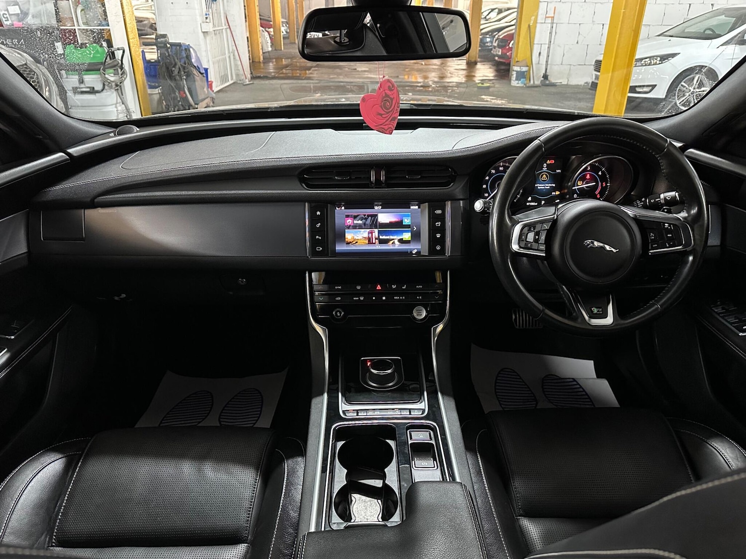 Used Jaguar XF 2016 for sale - 75906385: Photo 16