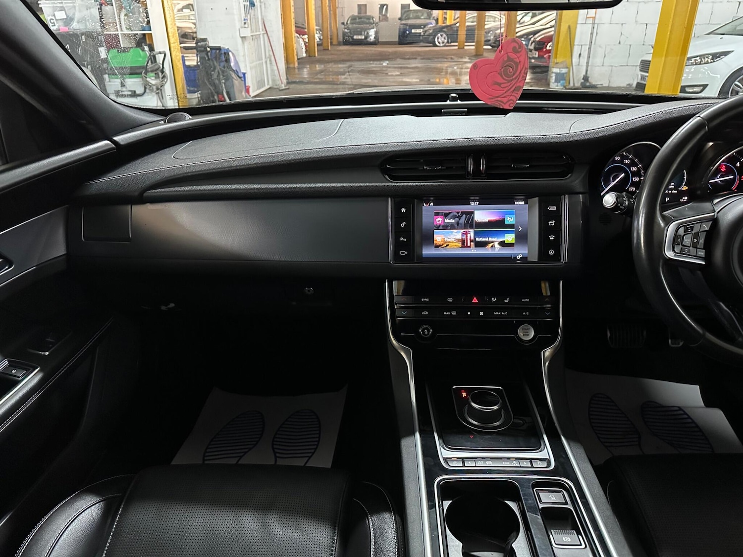 Used Jaguar XF 2016 for sale - 75906385: Photo 17