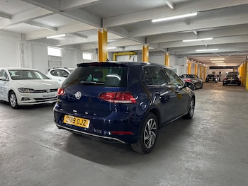 Used Volkswagen Golf 2019 for sale - 76989658: Photo