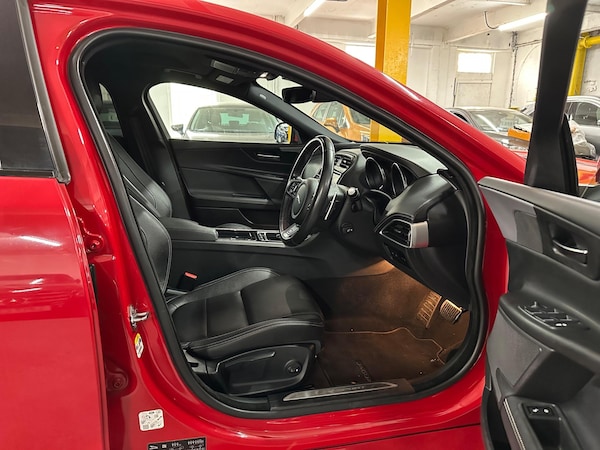 Used Jaguar XE 2018 for sale - 75319384: Photo 13