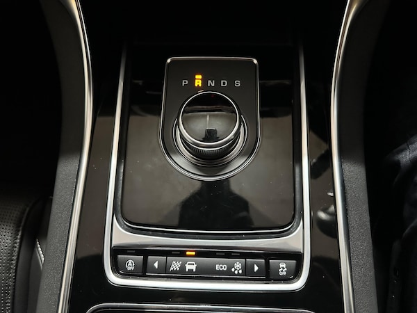 Used Jaguar XE 2018 for sale - 75319384: Photo 22