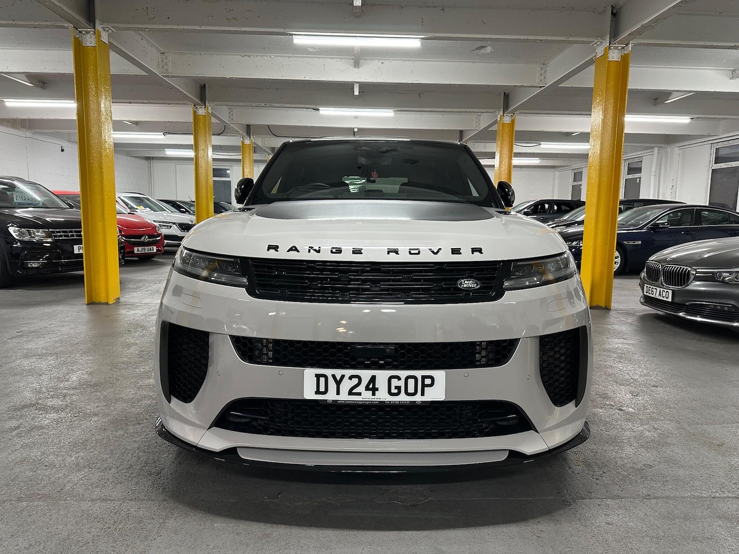 Used Land Rover Range Rover Sport 2024 for sale - 76433380: Photo 2