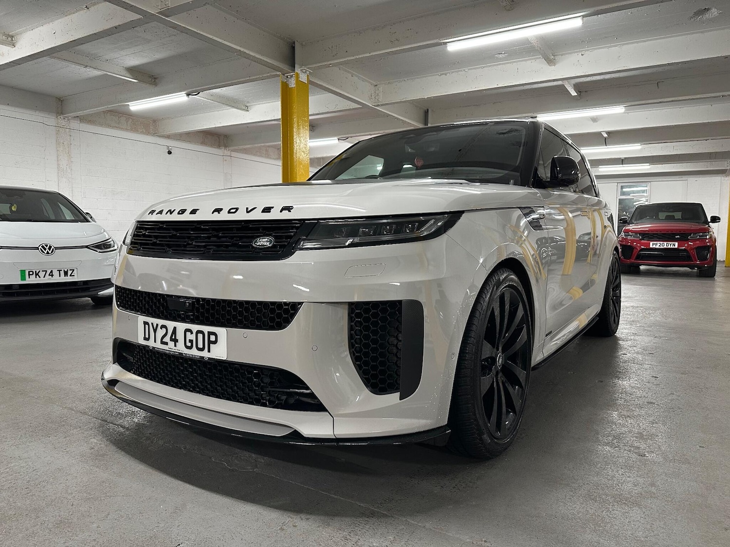 Used Land Rover Range Rover Sport 2024 for sale - 76433380: Photo 3