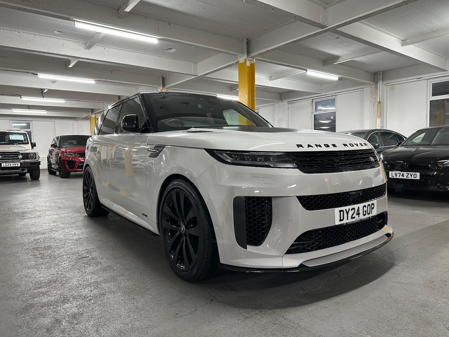 Used Land Rover Range Rover Sport 2024 for sale - 76433380: Photo 5