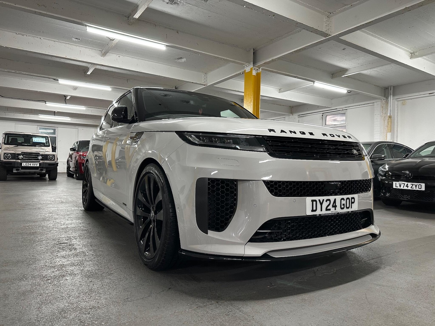 Used Land Rover Range Rover Sport 2024 for sale - 76433380: Photo 6