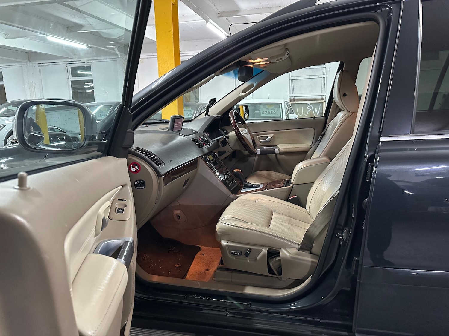 Used Volvo XC90 2011 for sale - 77109192: Photo 17