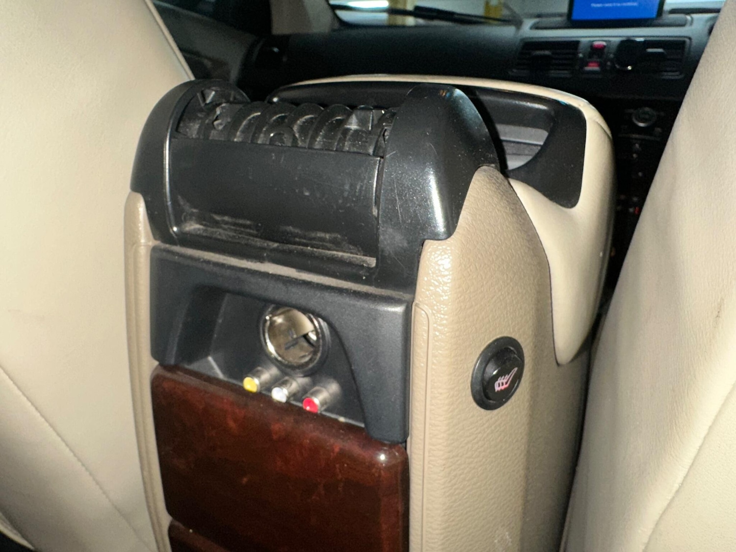 Used Volvo XC90 2011 for sale - 77109192: Photo 18