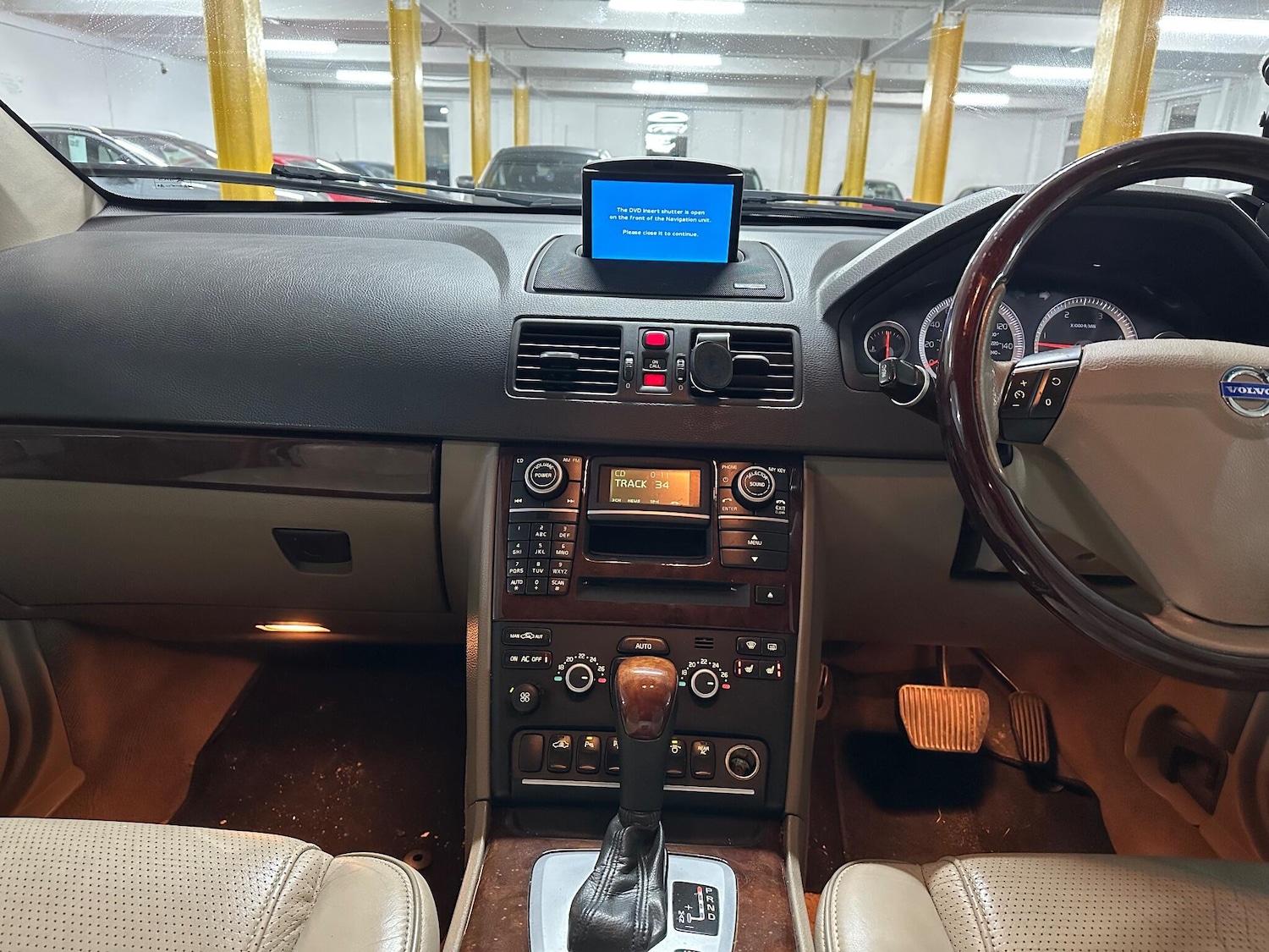 Used Volvo XC90 2011 for sale - 77109192: Photo 23