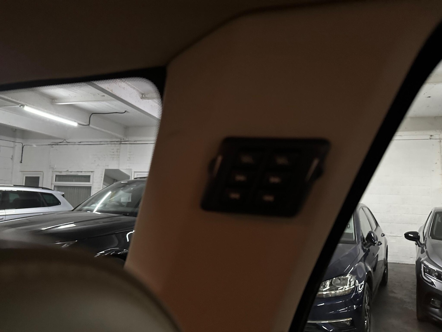 Used Volvo XC90 2011 for sale - 77109192: Photo 27