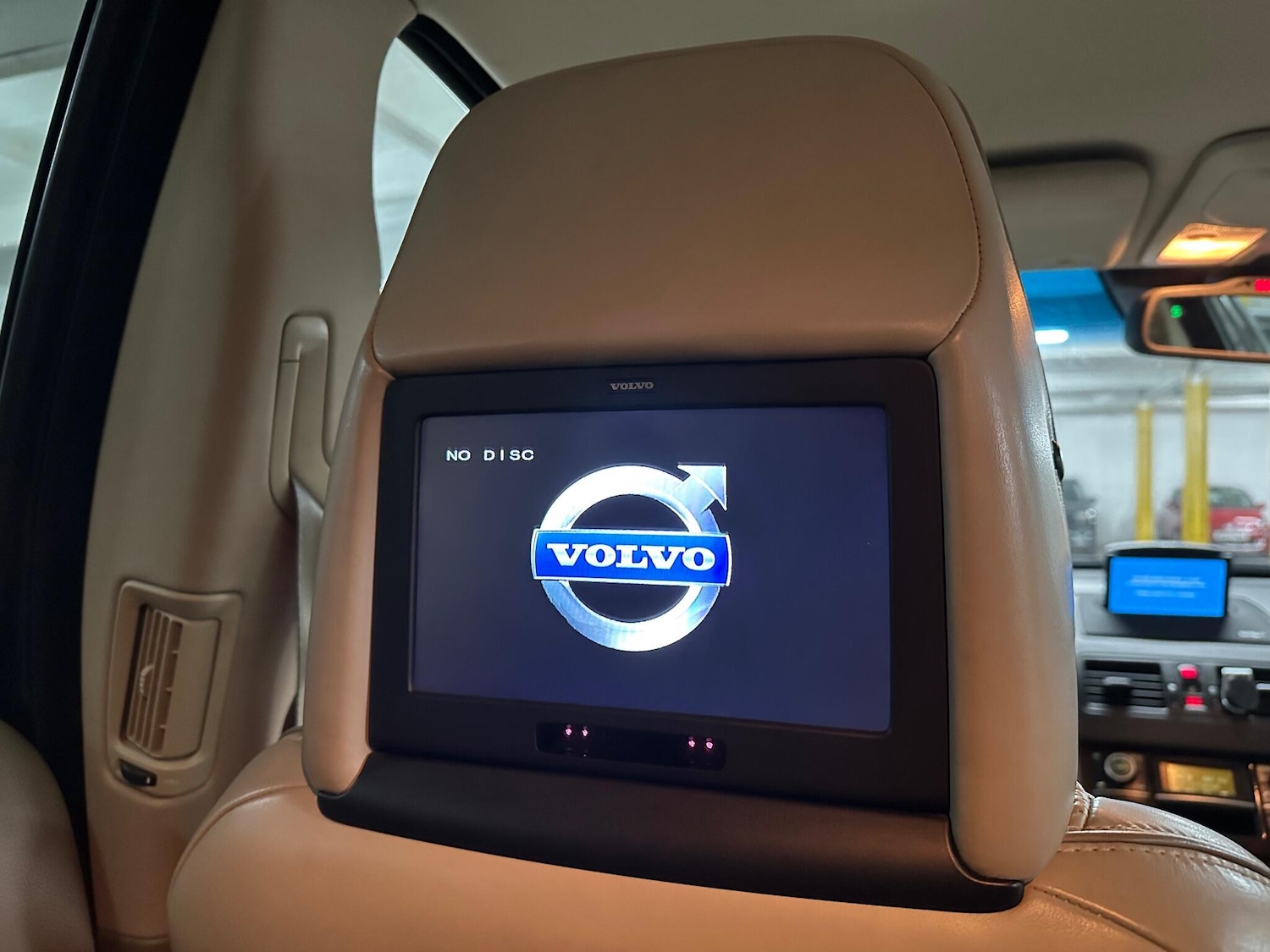 Used Volvo XC90 2011 for sale - 77109192: Photo 29