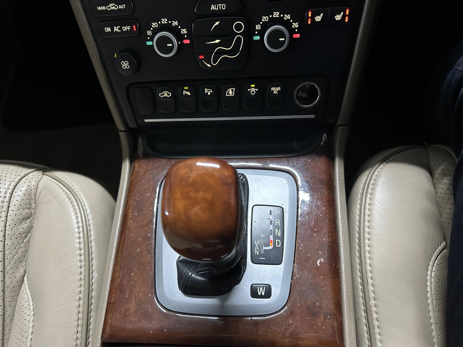 Used Volvo XC90 2011 for sale - 77109192: Photo 35