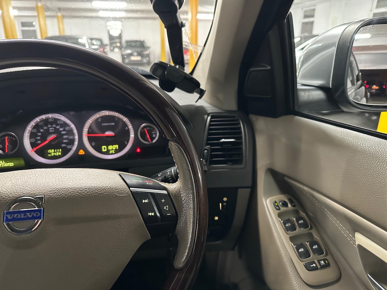 Used Volvo XC90 2011 for sale - 77109192: Photo 37