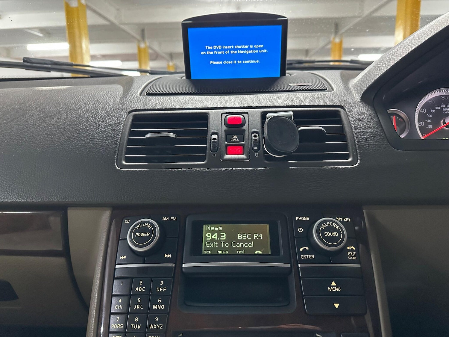 Used Volvo XC90 2011 for sale - 77109192: Photo 38