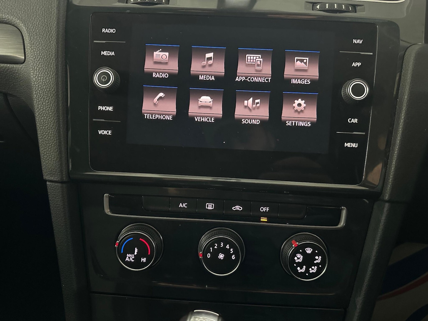 Used Volkswagen Golf 2019 for sale - 76239027: Photo 24