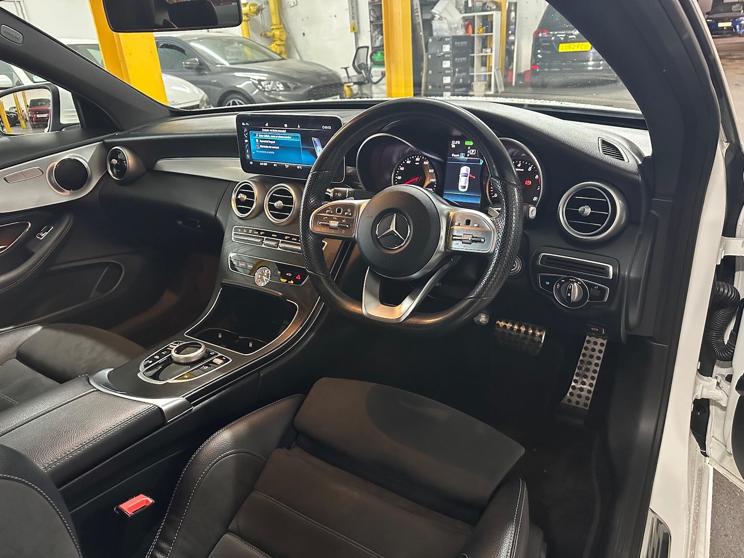 Used Mercedes-Benz C Class 2019 for sale - 76371370: Photo 8